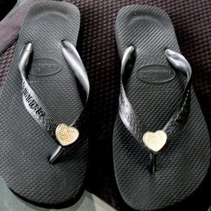 Havaianas Black with Rhinestone Heart 8.5